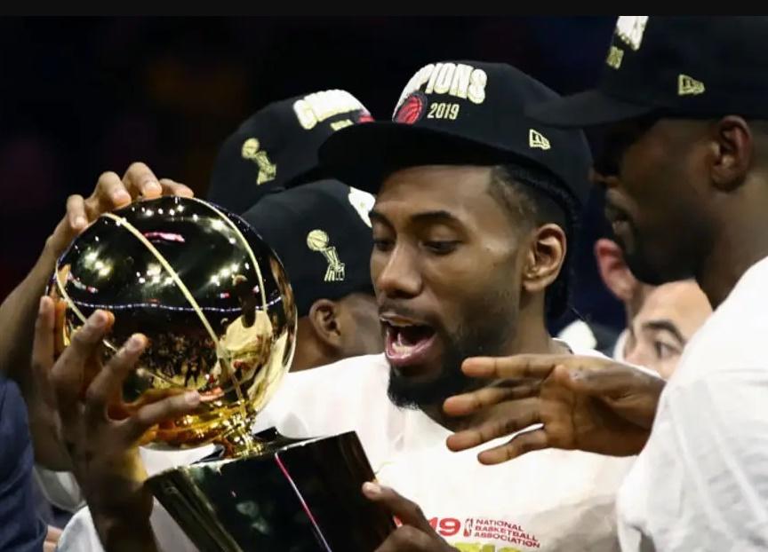 Kawhi Leonard Toronto'ya Döndü: NBA'de Tarihi Takasın Perde Arkası