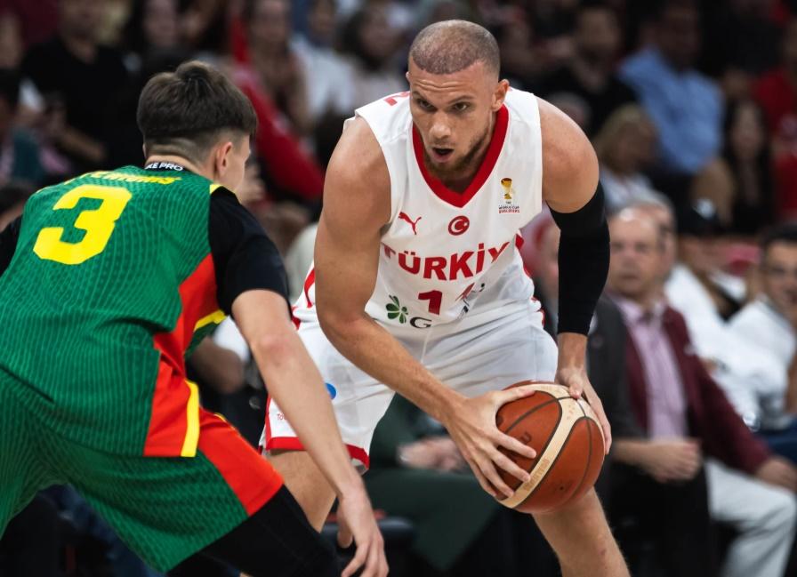 Malachi Flynn'in Milli Takım ve Bahçeşehir Koleji Stratejisi: Yeni Bir Dönem