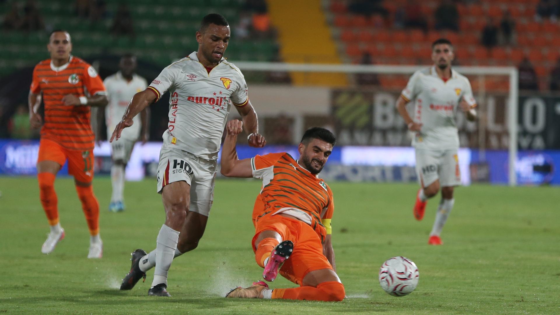 Göztepe'nin Süper Lig'deki Galibiyet Hasreti ve Taktiksel Çıkmazı