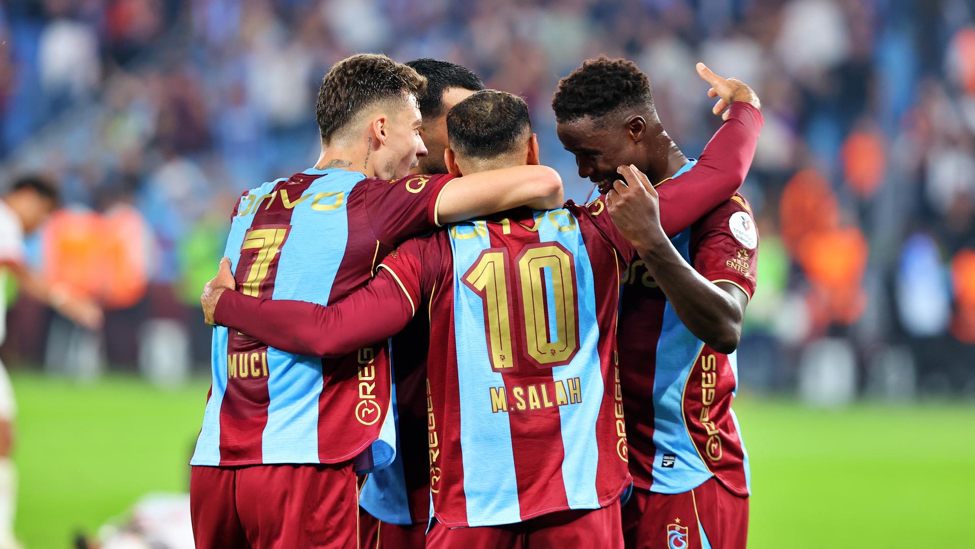Karadeniz Fırtınası'ndan Şampiyonluk Dersi: Trabzonspor 4-0 Galatasaray Analizi
