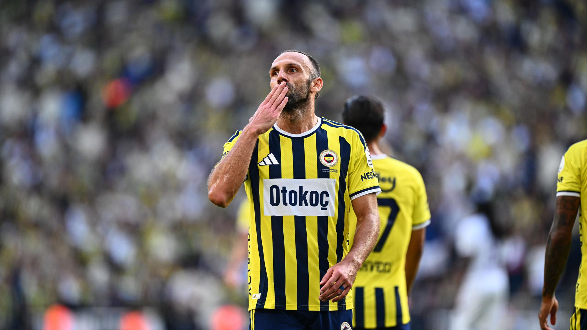 Fenerbahçe'nin Eyüpspor Galibiyeti: Taktiksel Bir Gövde Gösterisi ve Muriqi Etkisi
