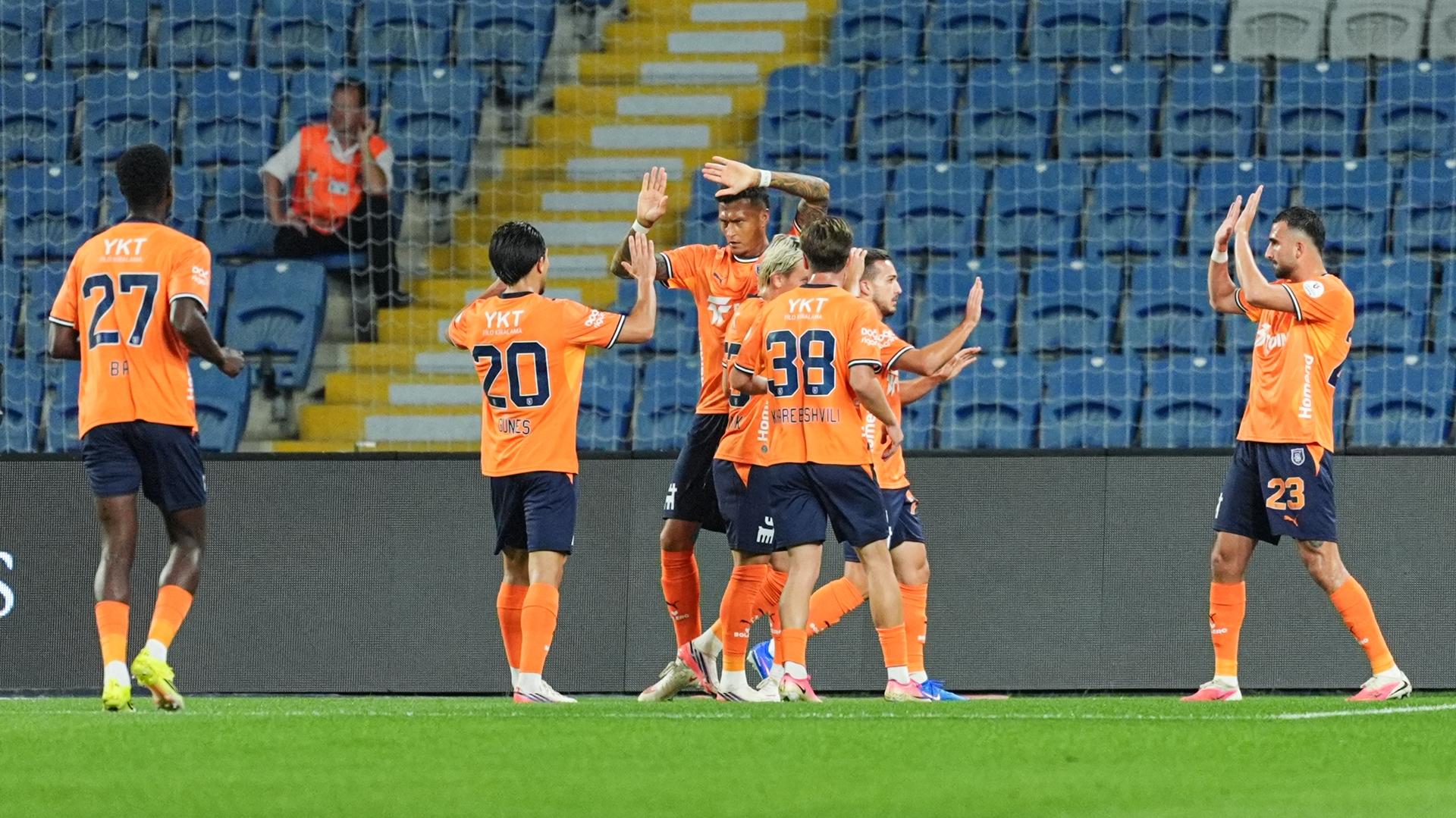 Başakşehir'in Sessiz Çığlığı: 4-0'lık Galibiyetle Yeniden Doğuşun Anatomisi