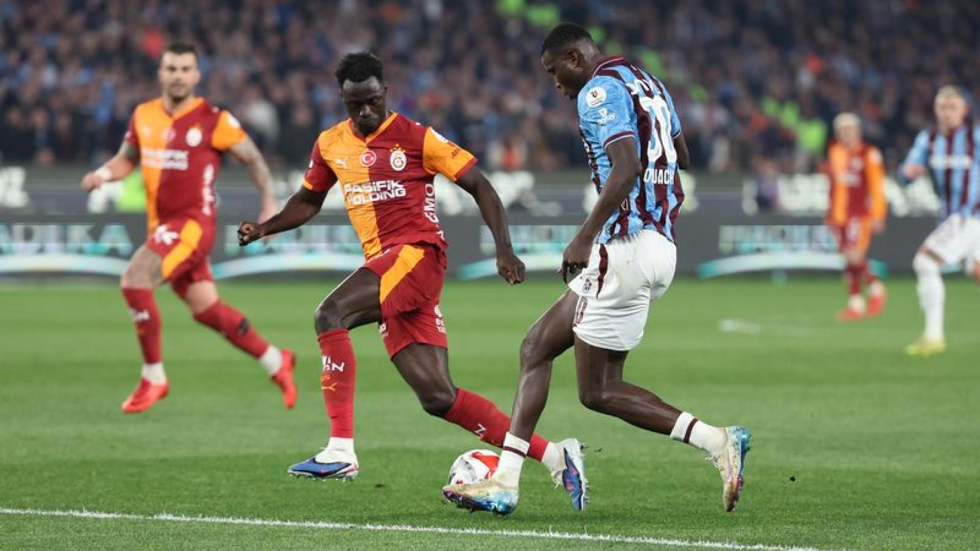Trabzonspor-Galatasaray Derbisinde Batuhan Kolak: Bir Hakemlik Sınavı