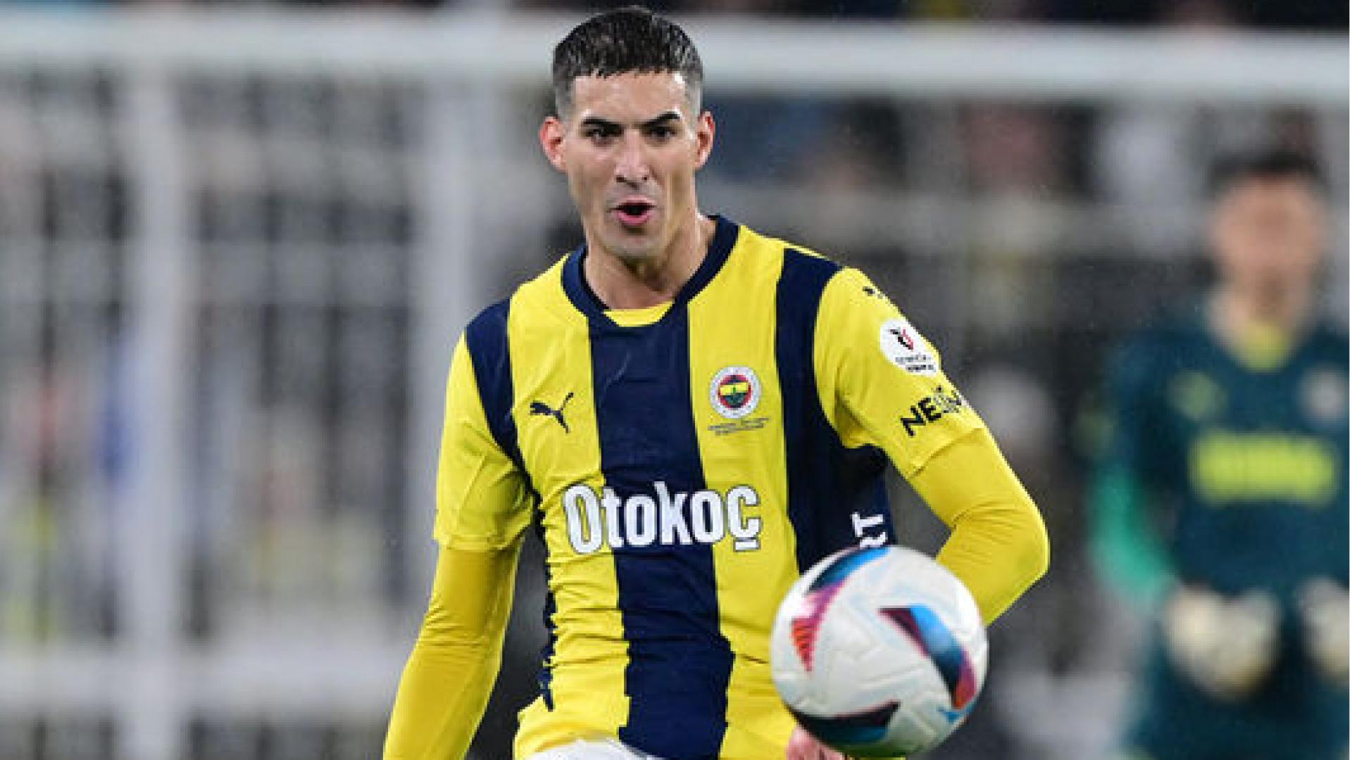 Fenerbahçe'de Mert Müldür Krizi: Sağ Bek Rotasyonunda Zorunlu Revizyon