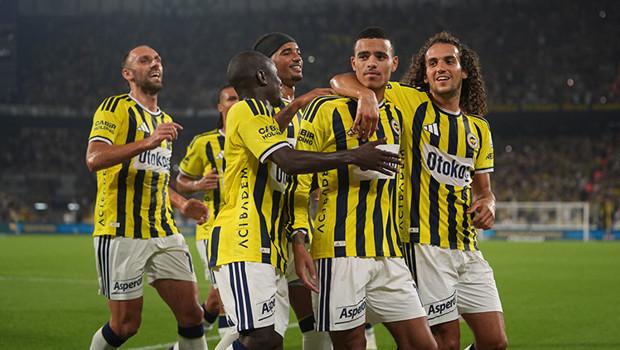 Fenerbahçe'nin Gaziantep Virajı: Zorlu Deplasman Kadrosunda Kritik İsimler