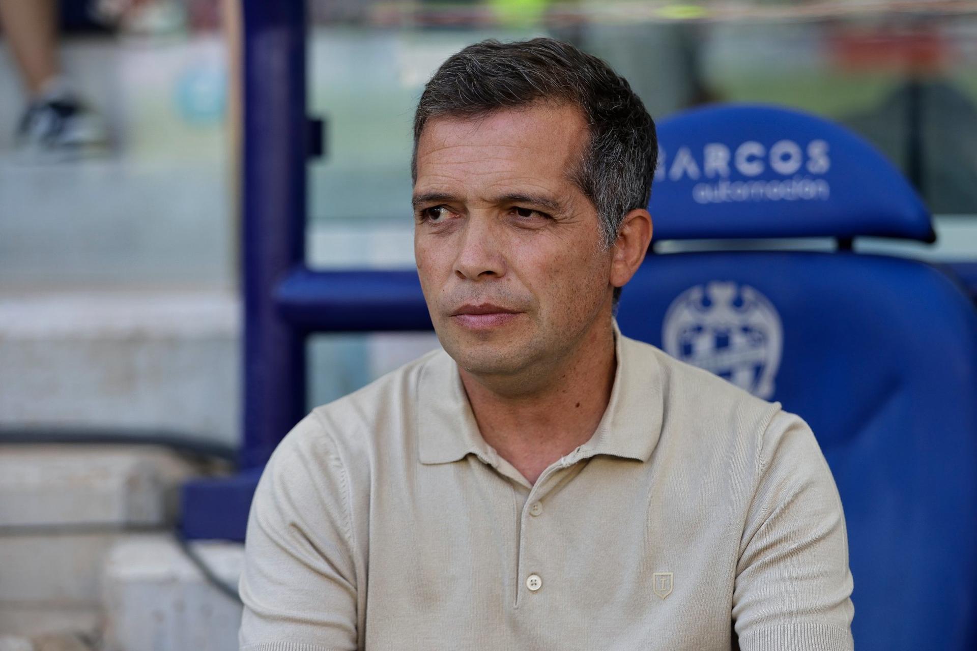 Luís Castro'dan Barcelona maçı sonrası çim ve sıcaklık İsyanı