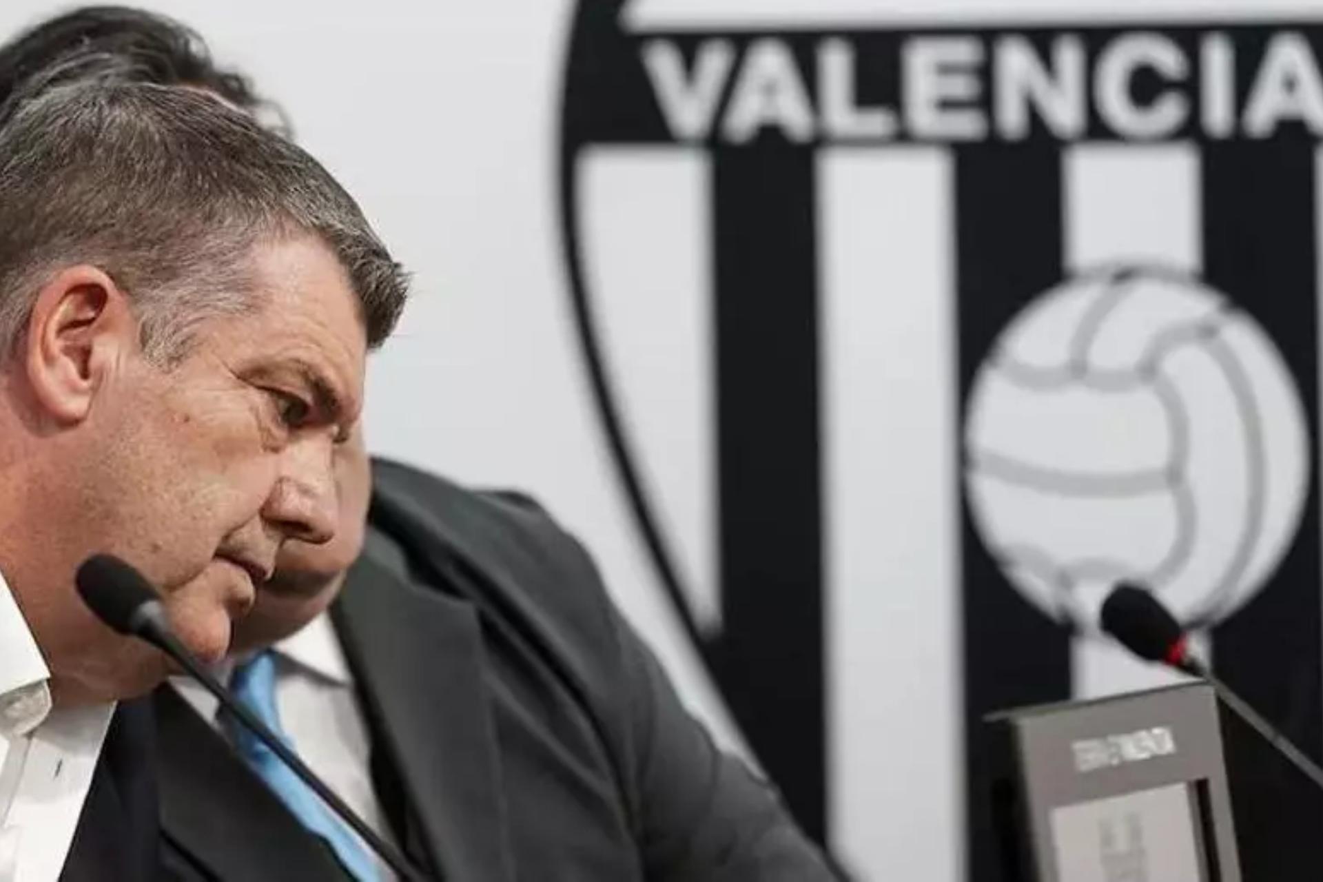 Valencia'da Ron Gourlay Dönemi ve Transfer Pazarındaki Ağır Hatalar