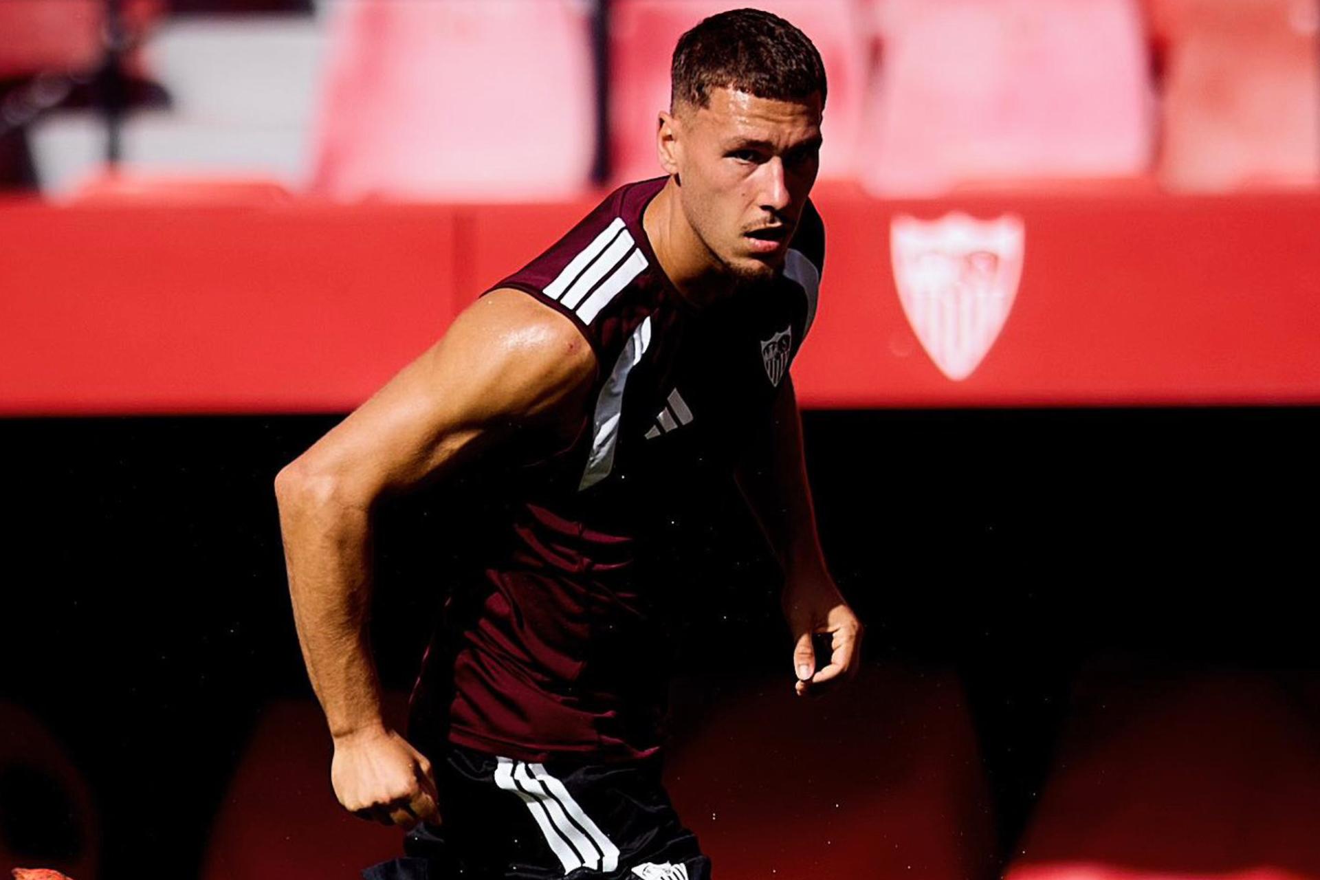 Sevilla'da Stassin Krizi: Barcelona Maçı Öncesi Savunma Hattı Alarm Veriyor