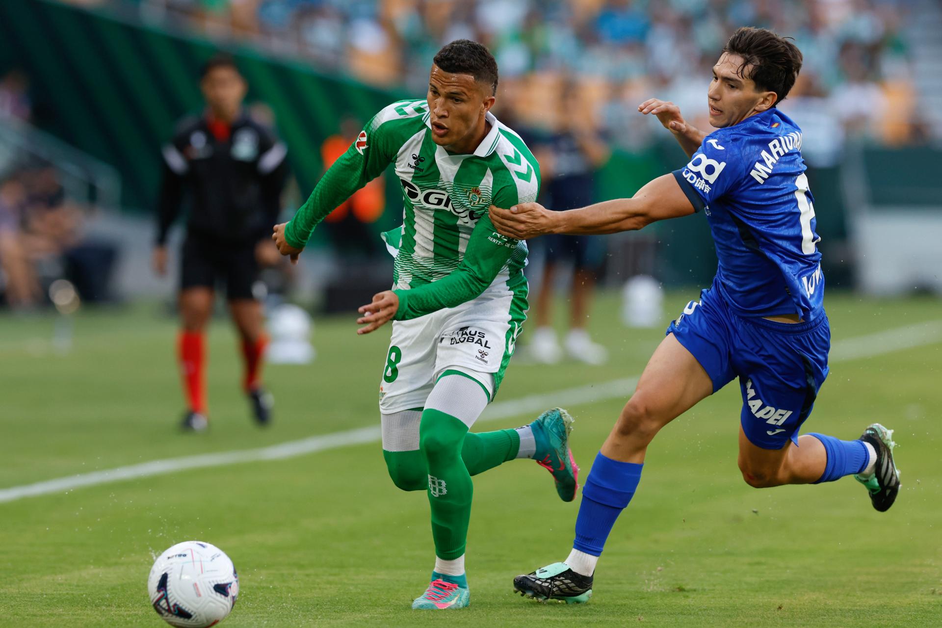 Real Betis'in Yeni Maestro'su Johnny Cardoso ve Deossa'nın İspanya'daki Yükselişi