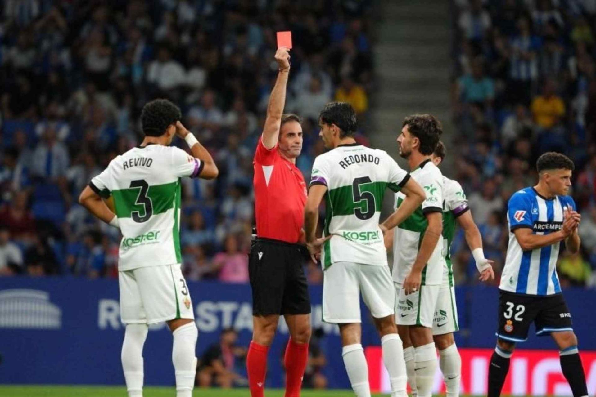 Federico Redondo'nun Erken Kırmızı Kartı: La Liga'da Taktiksel Bir Kırılma Anı