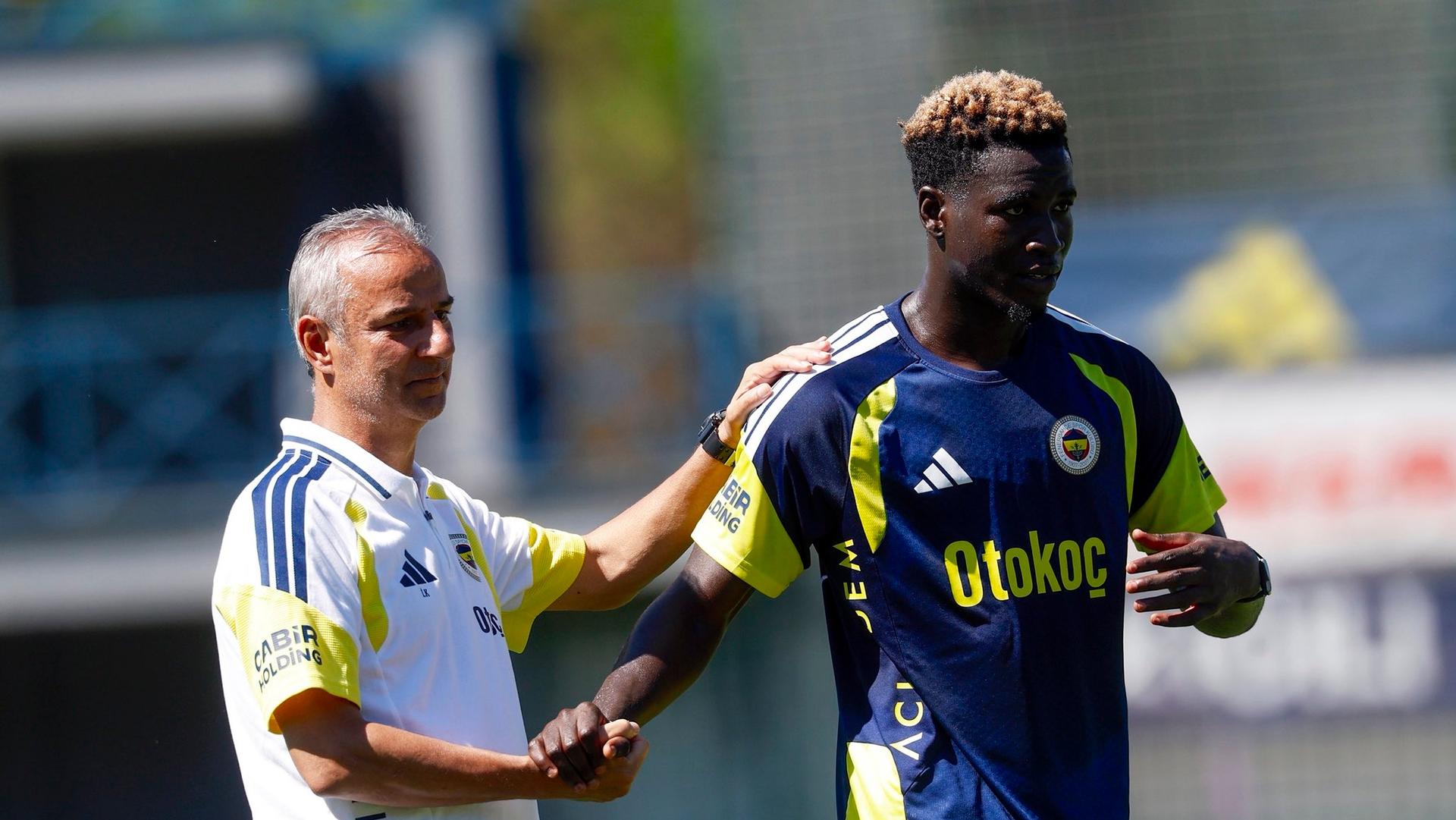 Fenerbahçe'de İsmail Kartal Dönemi: Antrenman Detayları ve Taktikler