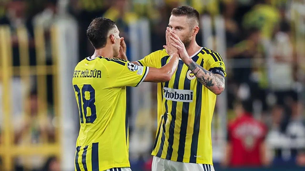 Fenerbahçe'de Mert Müldür Şoku: Sağ Bek Rotasyonunda Zorunlu Revizyon