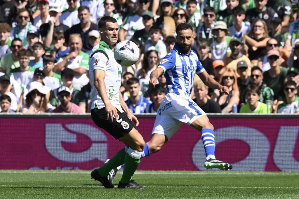 Alaves Santander'de Yıkıldı: Quique'nin Öğrencileri İlk Yenilgisini Aldı