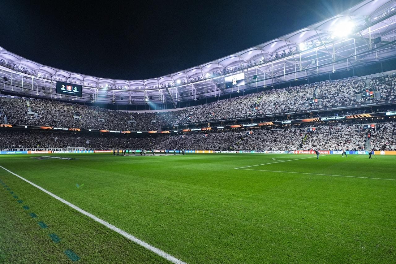 Beşiktaş'ta Yeni Dönem: Tüpraş Stadyumu Tribün Sponsorluğu ve Ekonomik Vizyon