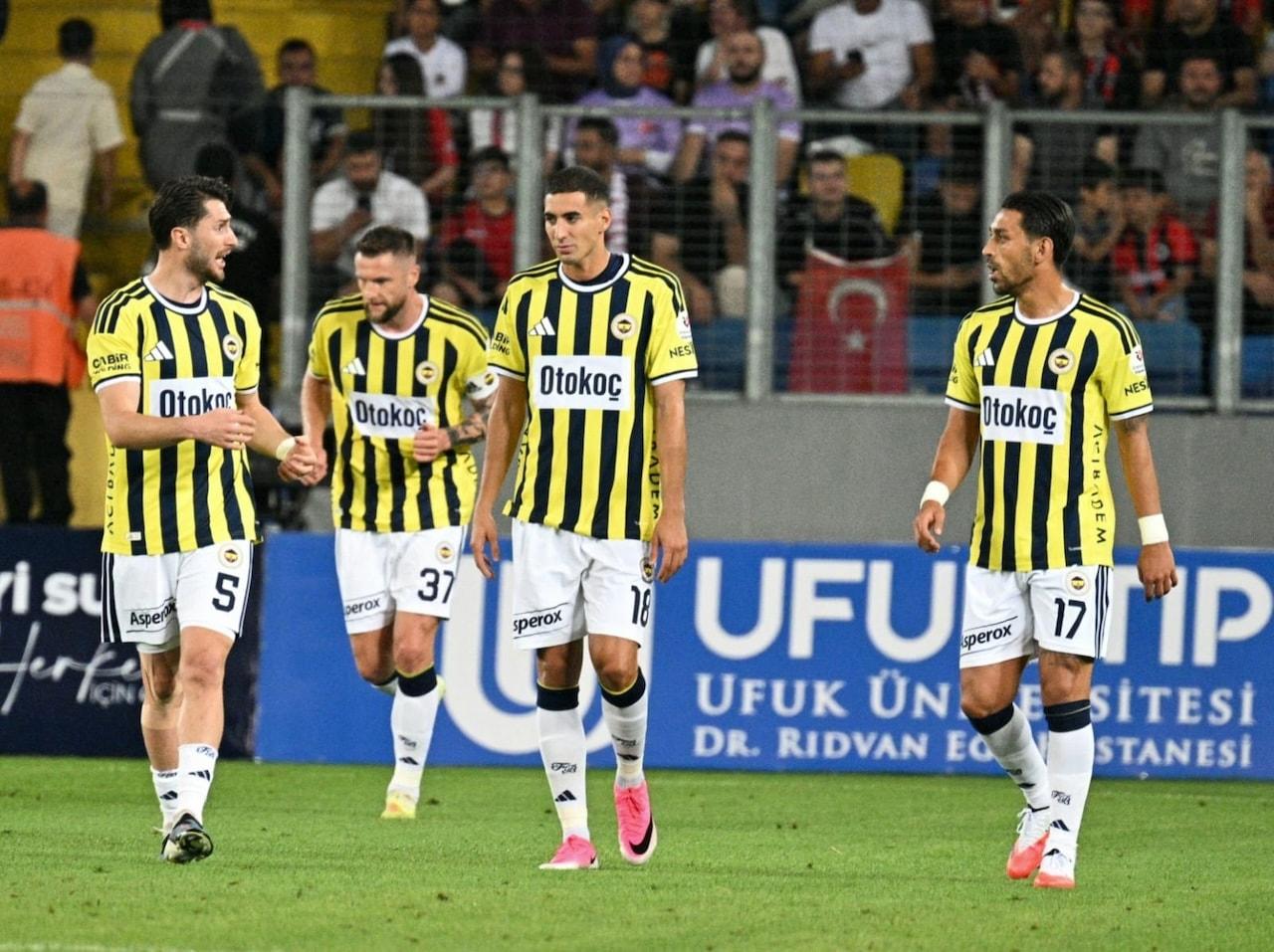 Fenerbahçe'de Büyük Şok: Yıldız İsmin Sakatlığı Şampiyonluk Yarışını Nasıl Etkiler?