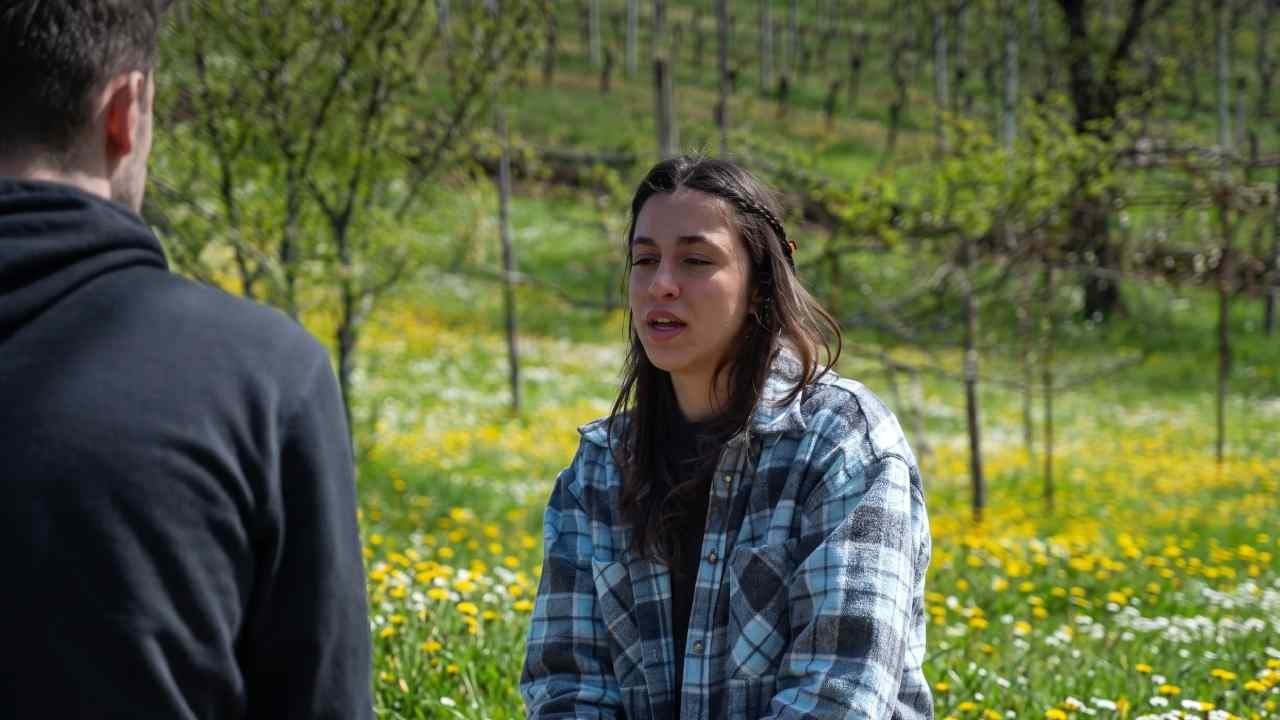 Depresyona girip köye yerleşti: Kredisini cebinden ödemedi