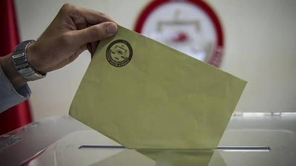 Siyasetin Yeşil Sahalara Yansıması: CHP Kavgası ve İktidarın Hamlesi