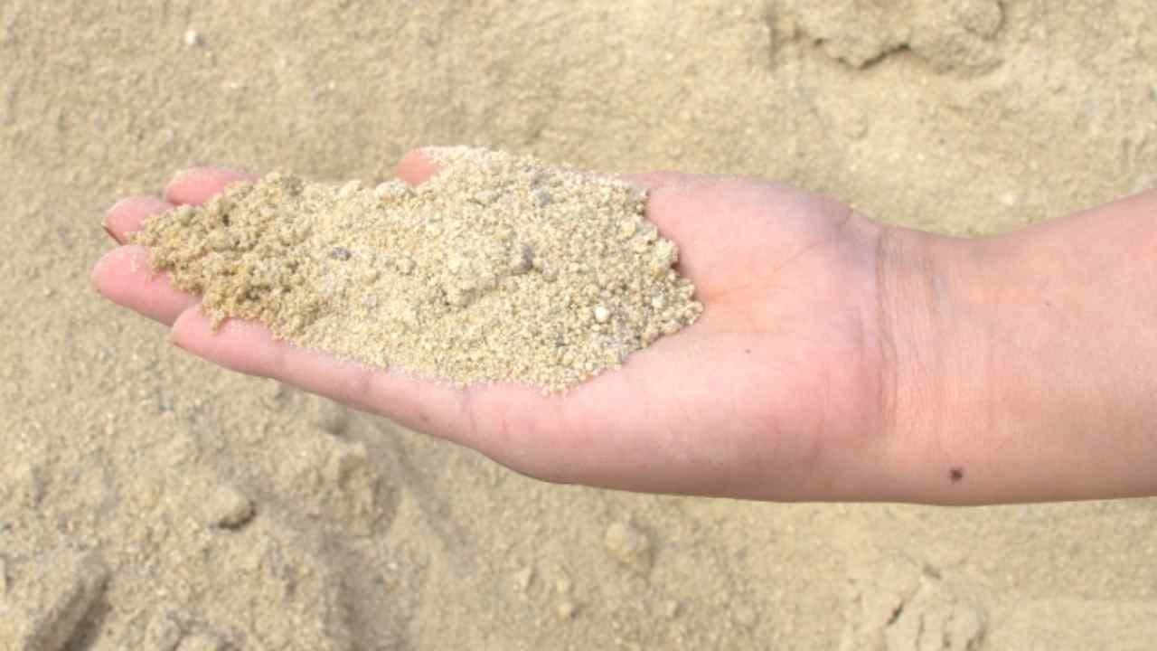 Lüks evine bedava kum taşıyan milyardere devletten ağır ceza şoku!